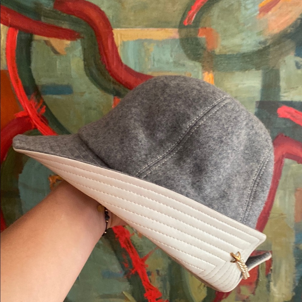 Vintage 50s Mr John grey wool faux cream leather trim bucket hat with chain